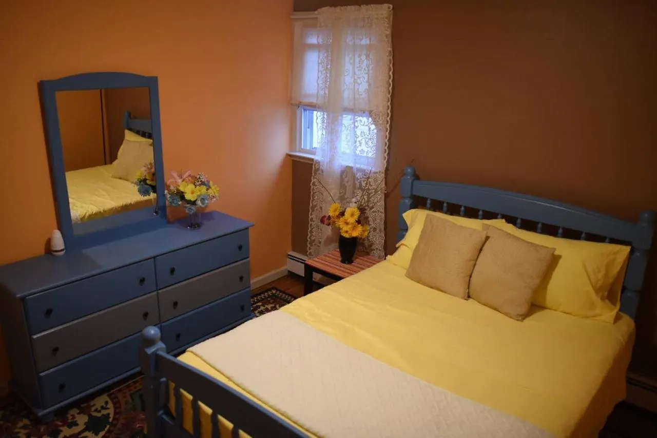 Beautiful Room Near Jfk And Close To Laguardia Airports New York