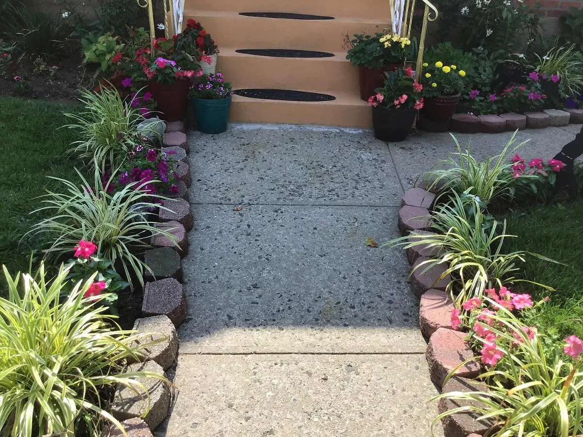Beautiful Room Near Jfk And Close To Laguardia Airports New York Homestay