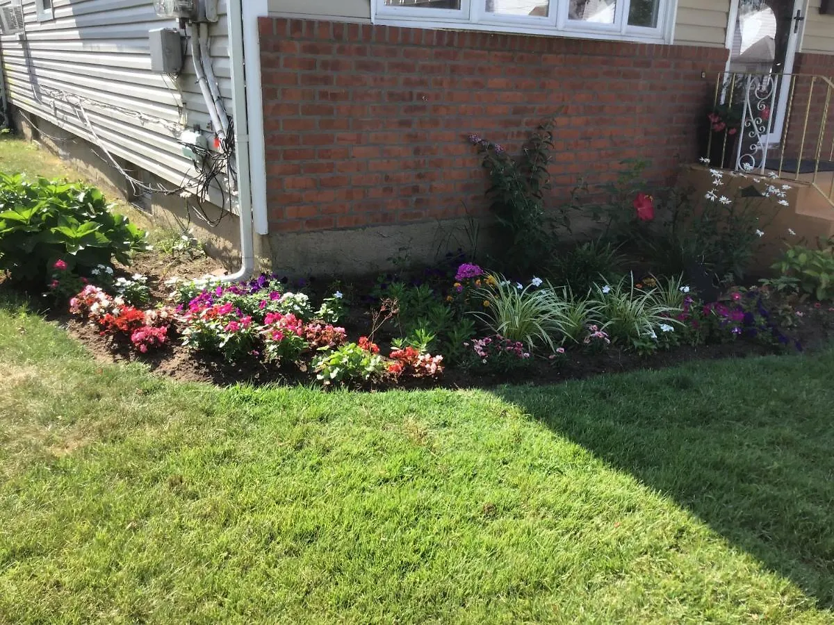 Beautiful Room Near Jfk And Close To Laguardia Airports New York Homestay